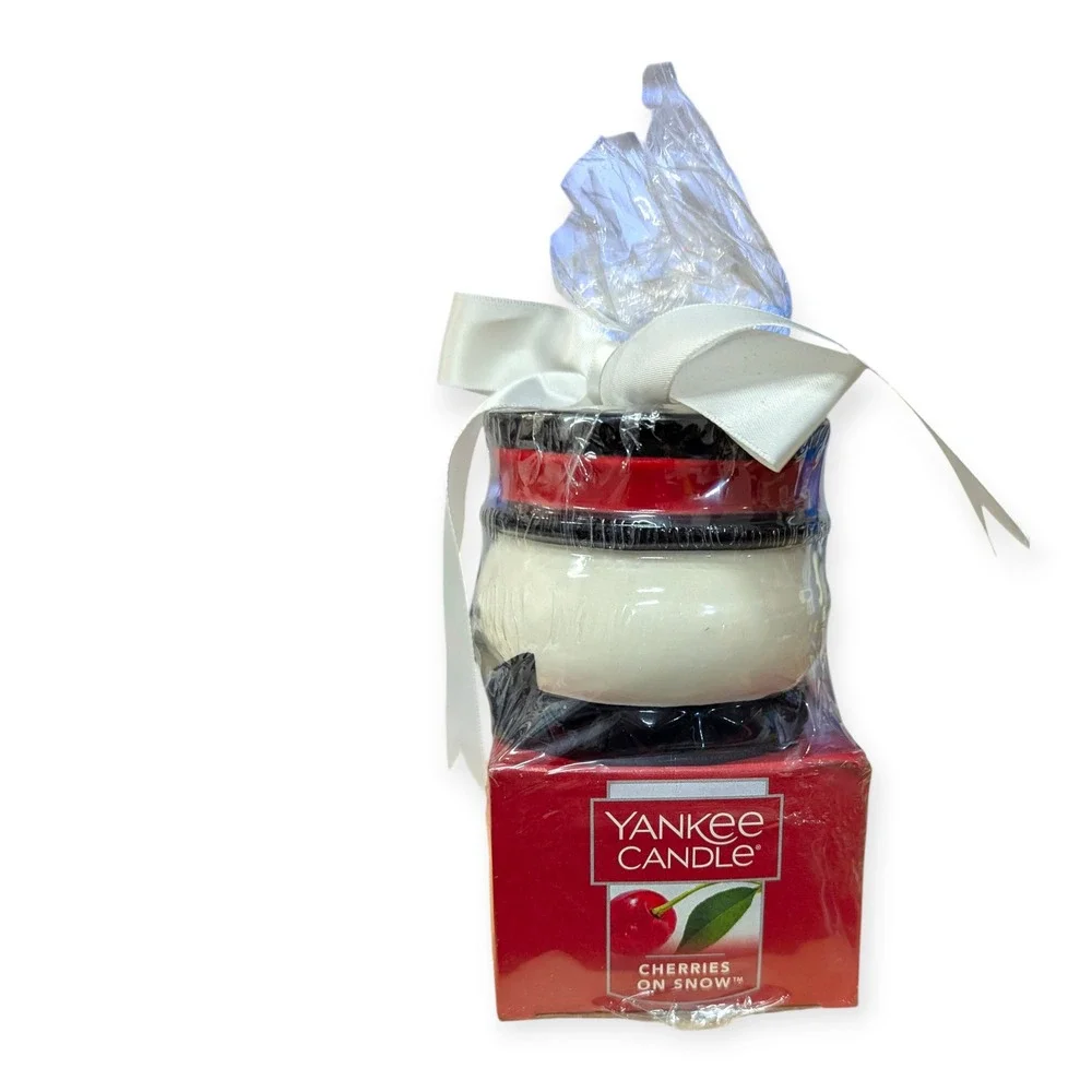 Yankee Candle Cherries On Snow 12‎ Tea Lights & Snowman Ceramic Holder Gift Set